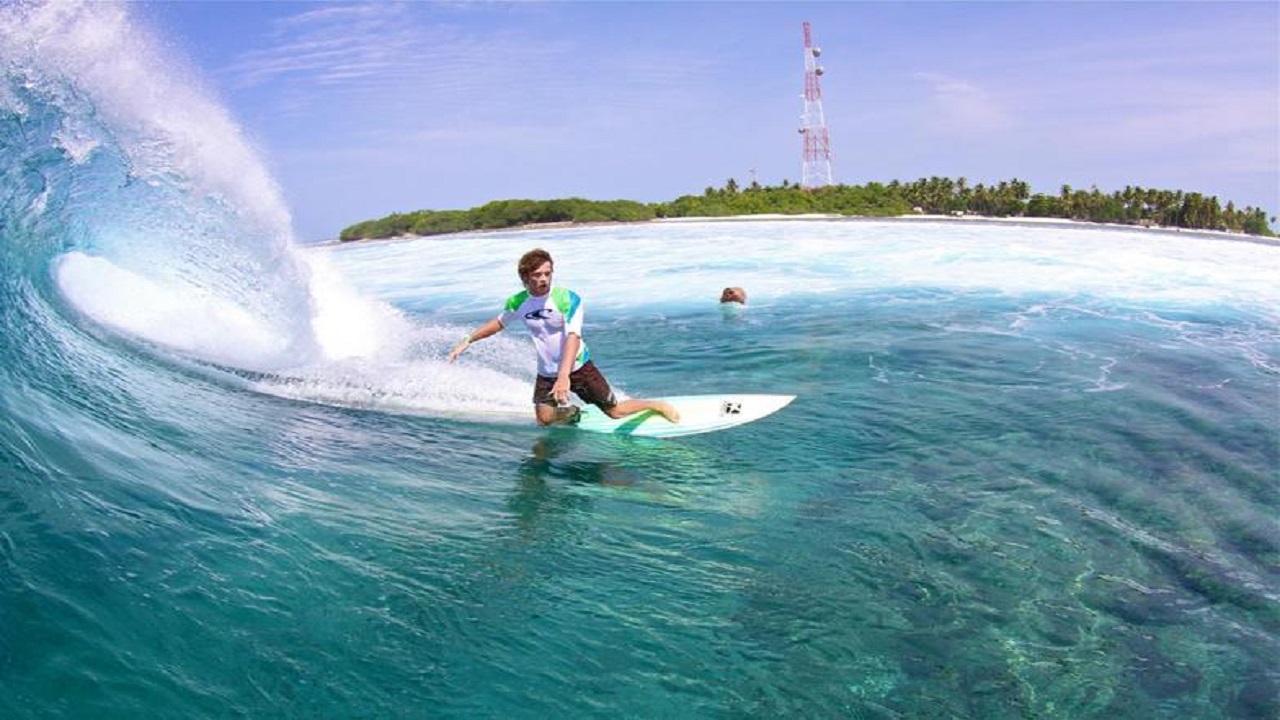 Thulusdhoo Surf Package (10 nights)